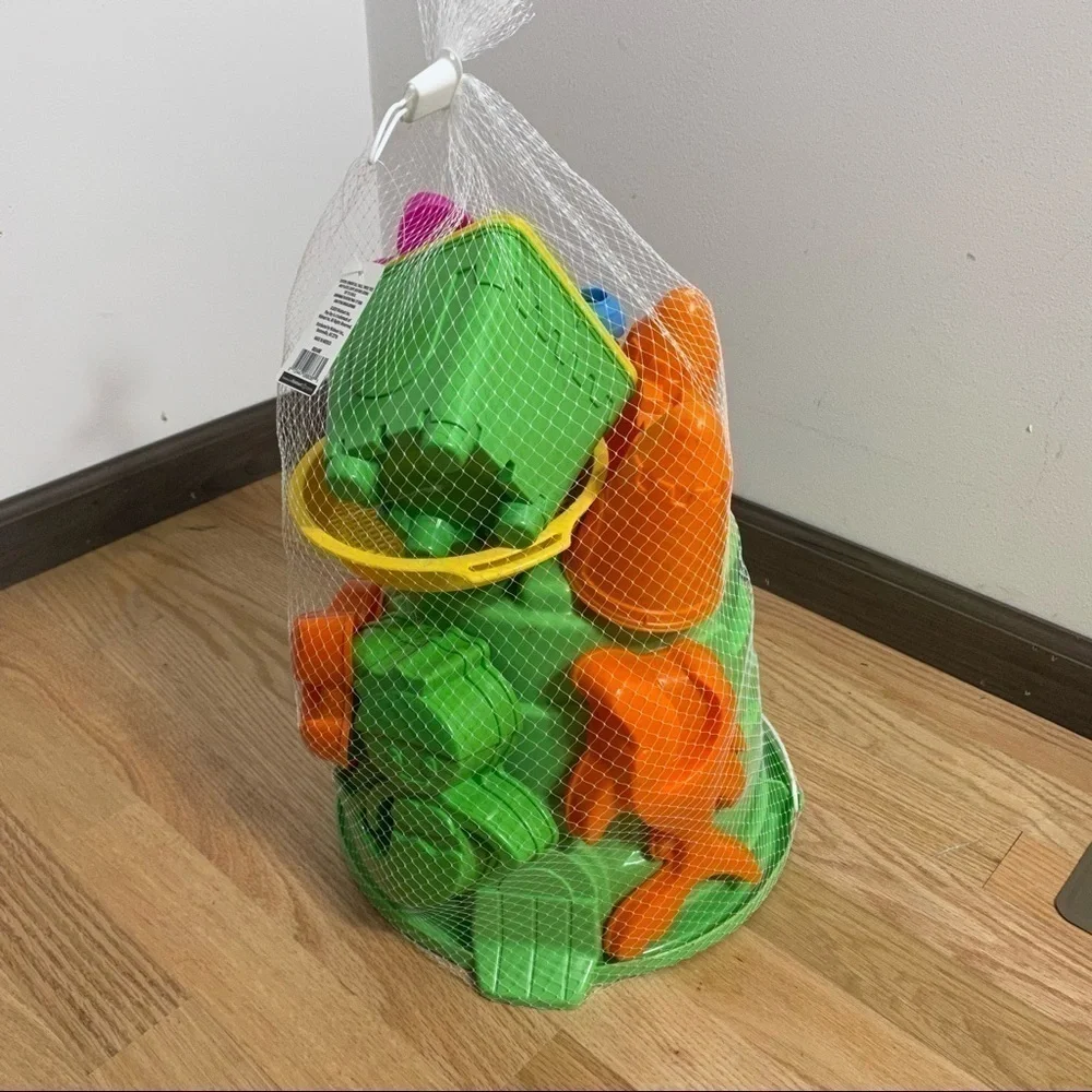 Plastic Sand Toy Set Bucket Shovel Molds NWT